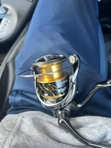 SHIMANO 20 트윈 파워 c3000xg