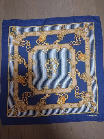 Lancel 실크 스카프 네이비 골드