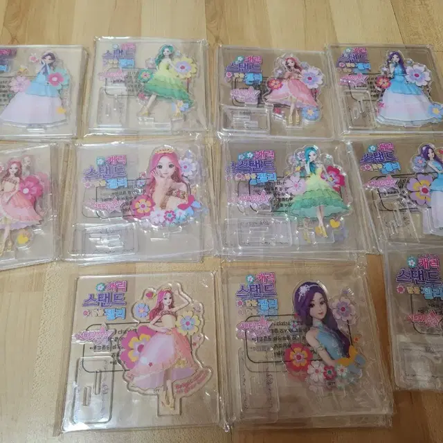 시크릿 쥬쥬 아크릴 스탠드 개당 2300원