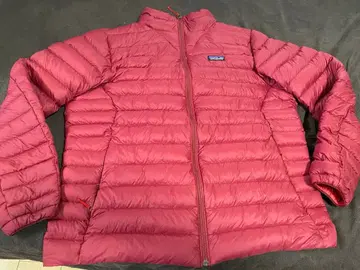 파타고니아 다운 스웨터 빨간색 계열 XL 새상품급