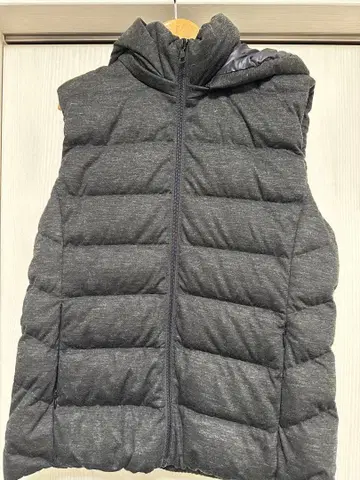 그레이 후드 부착 다운 베스트