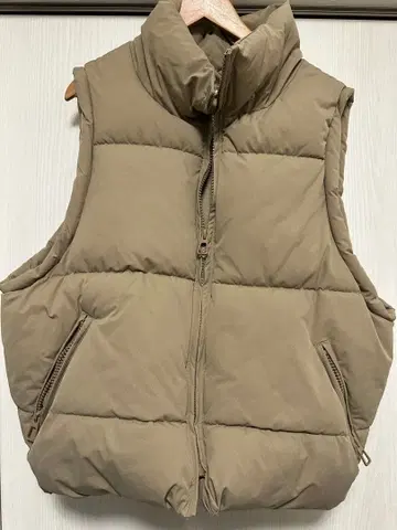 베이지 다운 베스트 M