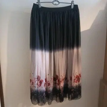 플레어 스커트 블랙 핑크 꽃무늬