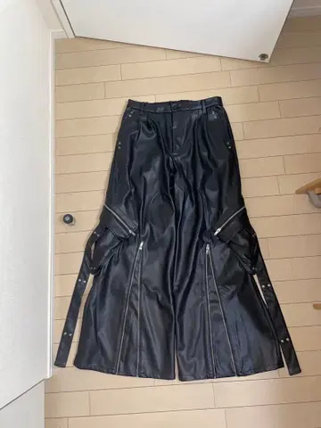 HARE 가죽 카고 팬츠 S 사이즈