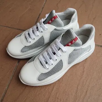 화이트/그레이 가죽 메쉬 스니커즈