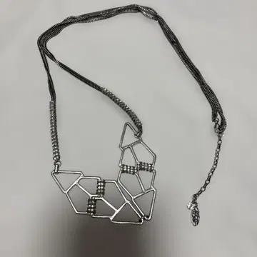 투모로우랜드 목걸이