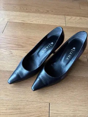 다이애나 펌프스 23.5