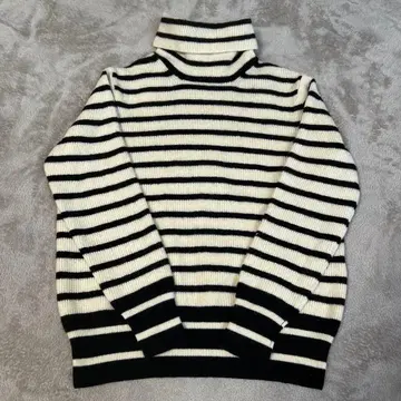 [ 40 ] 23구 보더 터틀넥 니트 스웨터 양모 캐시미어 화이트 블랙