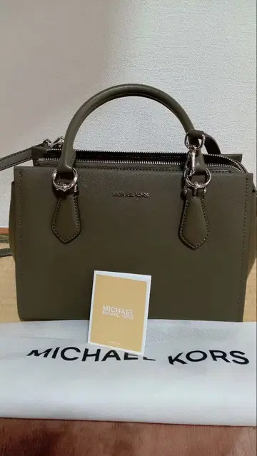 MICHAEL KORS 올리브 그린 핸드백 2웨이