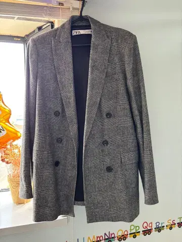 ZARA 그레이 체크 무늬 테일러드 자켓