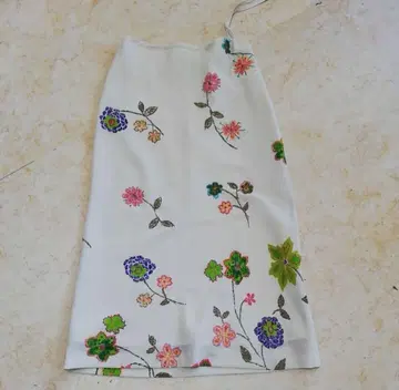 새상품급 23구 귀여운 꽃무늬 롱 스커트, 사이즈 38, M.