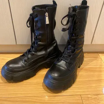 ZARA 미디엄 부츠