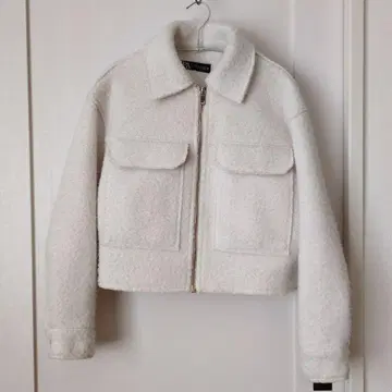 ZARA 부클레 크롭 자켓