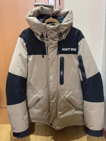SCHOTT BROS. 다운 자켓 베이지/블랙