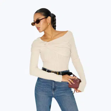 [ 새상품 ] commense 비대칭 트위스트 프론트 리브 니트탑