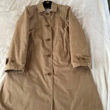 MHL. 베이지 버튼 달린 코트 1