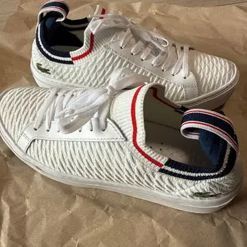 Lacoste 화이트 로우컷 스니커즈 26cm 상당