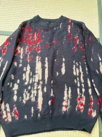 나노 유니버스 아브스트랙트 패턴 니트