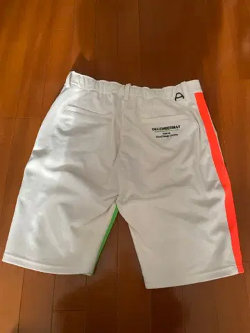 DECEMBERMAY 화이트 숏팬츠