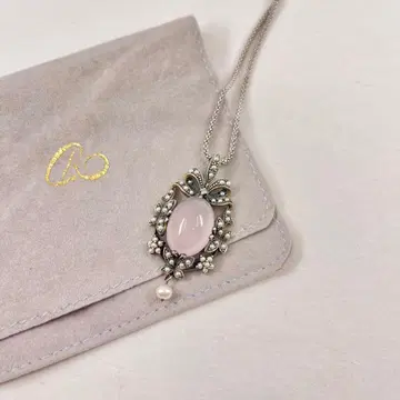 [ 록잔 ] 문스톤 다이아몬드 펄 버터플라이 목걸이