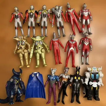 울트라맨 피규어 묶음 판매 16개 망토