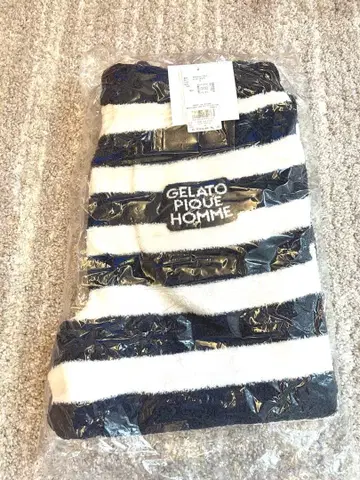 젤라또피케 옴 에어모코 보더 팬츠