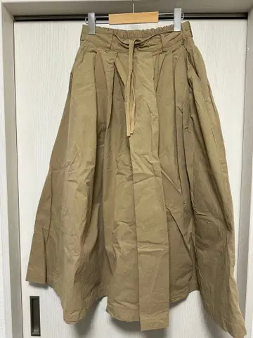 SO 베이지 플레어 스커트