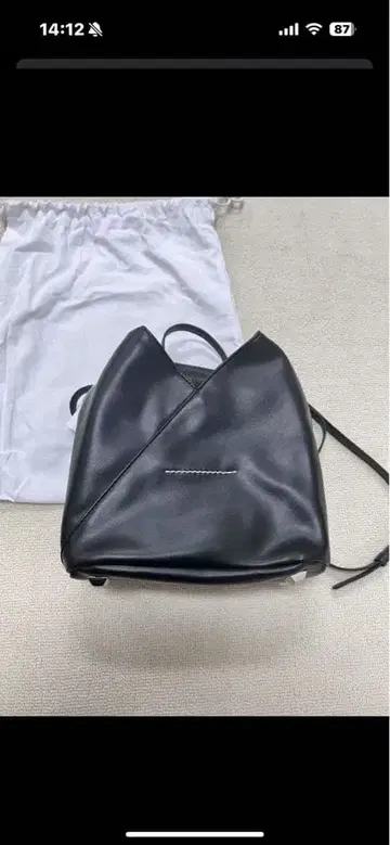 블랙 합성 피혁 숄더백