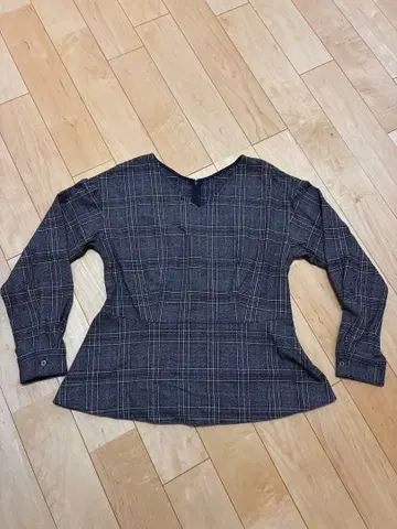 밴야드 스톰 페플럼 상의 V넥 포멀 엘레강트 S 사이즈