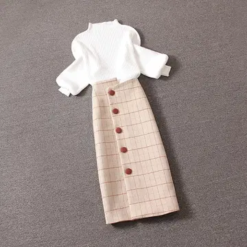 화이트와 베이지 체크 타이트 스커트