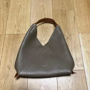 그레이 가죽 핸드백 크로스 디자인