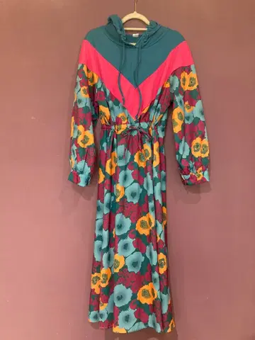 플라워 프린트 후드 부착 원피스