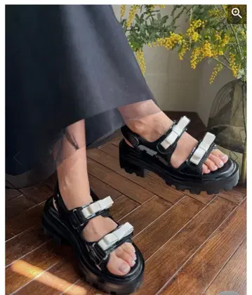 Akiron x Donoban 블랙 통굽 샌들