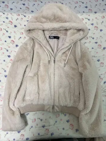 Zara 베이지 후드 부착 보아 자켓