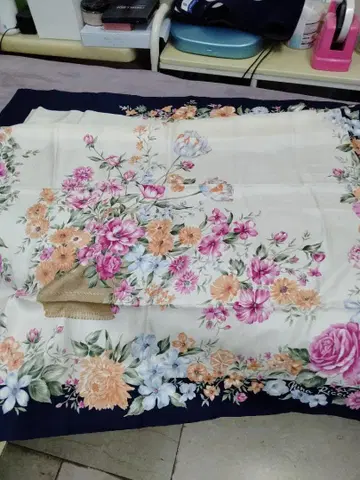 Nina Ricci 꽃무늬 실크 스카프