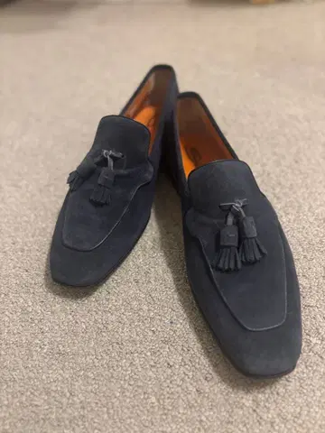 Santoni 네이비 스웨이드 태슬 슬립온