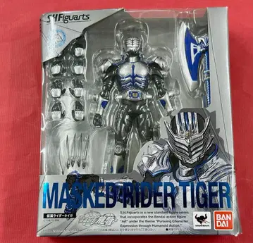 583 미사용 S.H.Figuarts 가면라이더 타이거 박스 데미지 있음