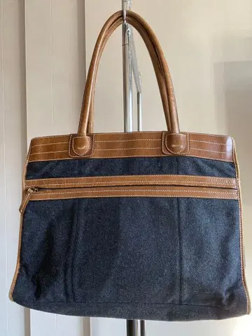 울과 가죽의 토트백