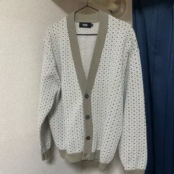 AZUL 다이아몬드 무늬 가디건 M 사이즈 베이지