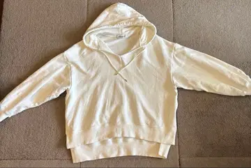 EMMEL REFINES 화이트 후드 부착 후드티