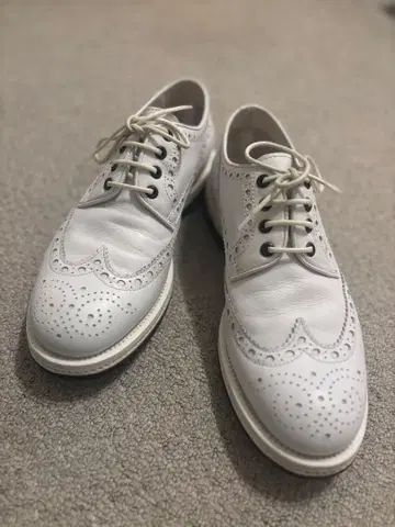 Santoni 화이트 윙 칩 신발