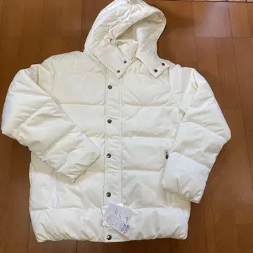 화이트 다운 자켓 L,