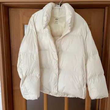 UNIQLO 크림색 다운 자켓