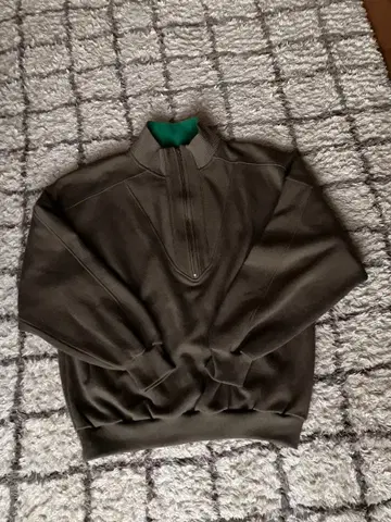 구제 의류 하프 지퍼 맨투맨 브라운 x 그린 루즈 실루엣