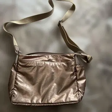 라비라비 숄더백