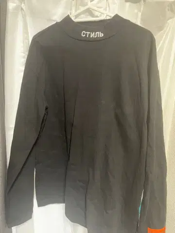 HERON PRESTON 블랙 긴팔 티셔츠