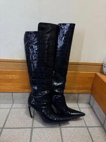 에나멜 가죽 크로커 롱 부츠 YELLO