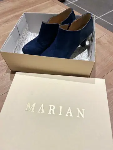 MARIAN 네이비 스웨이드 부티 37 23.5cm