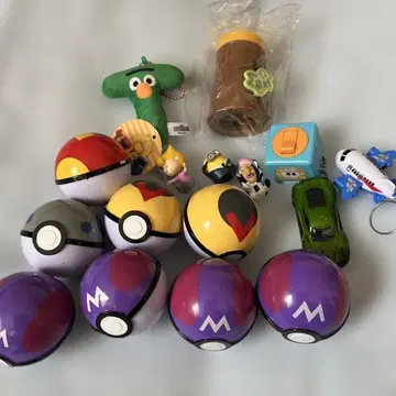 포켓몬 볼과 캐릭터 세트