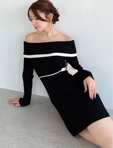 RESEXXY 리본 미니 원피스